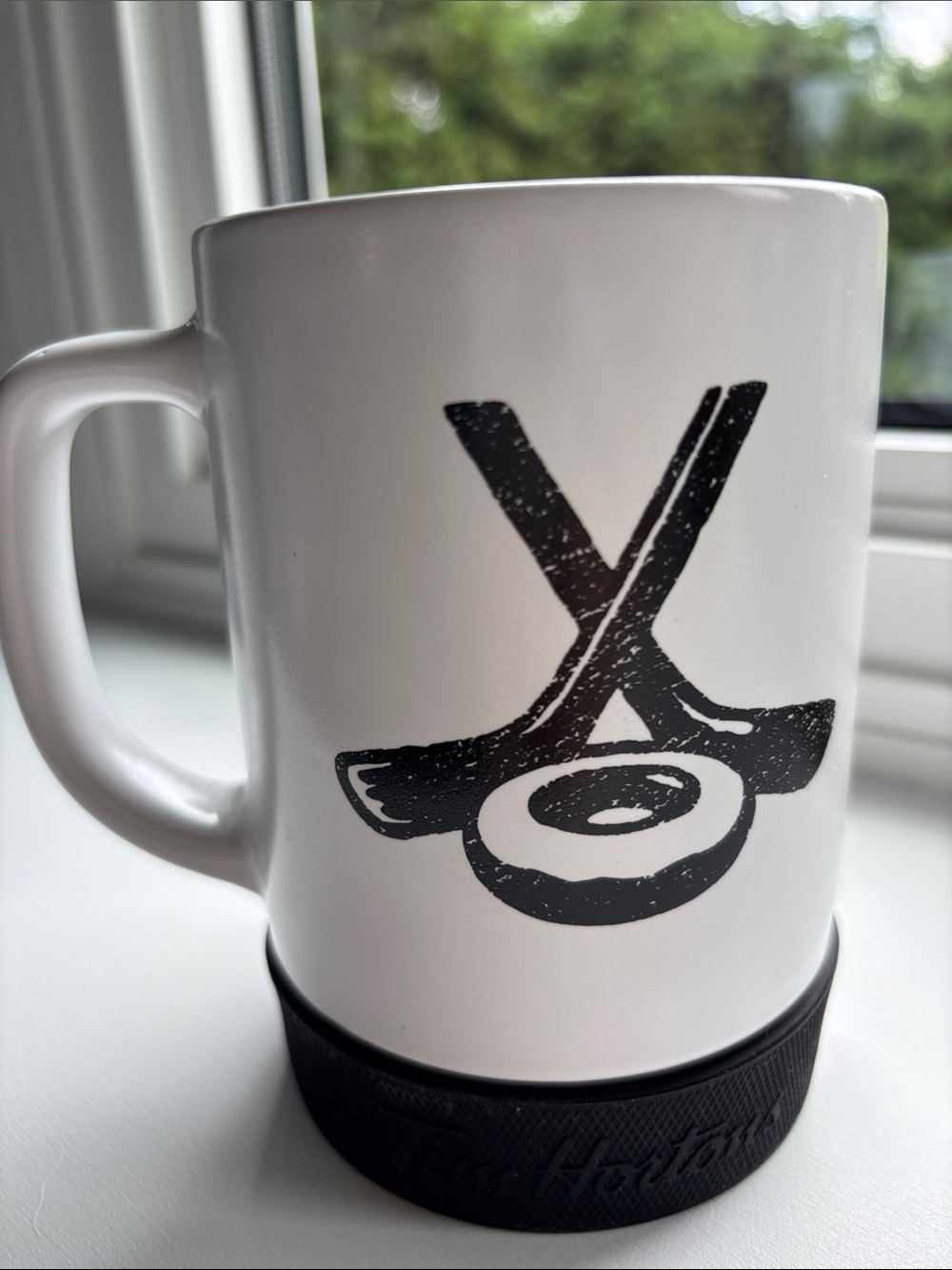 Tim Hortons hockey themed coffee mug in great condition.